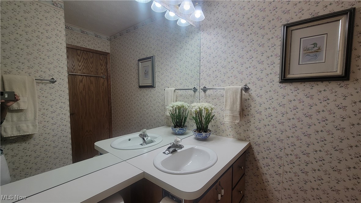 8665 Gatewood Drive North Ridgeville OH 44039