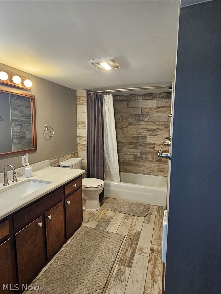 570 E Bell Avenue Mcconnelsville OH 43756
