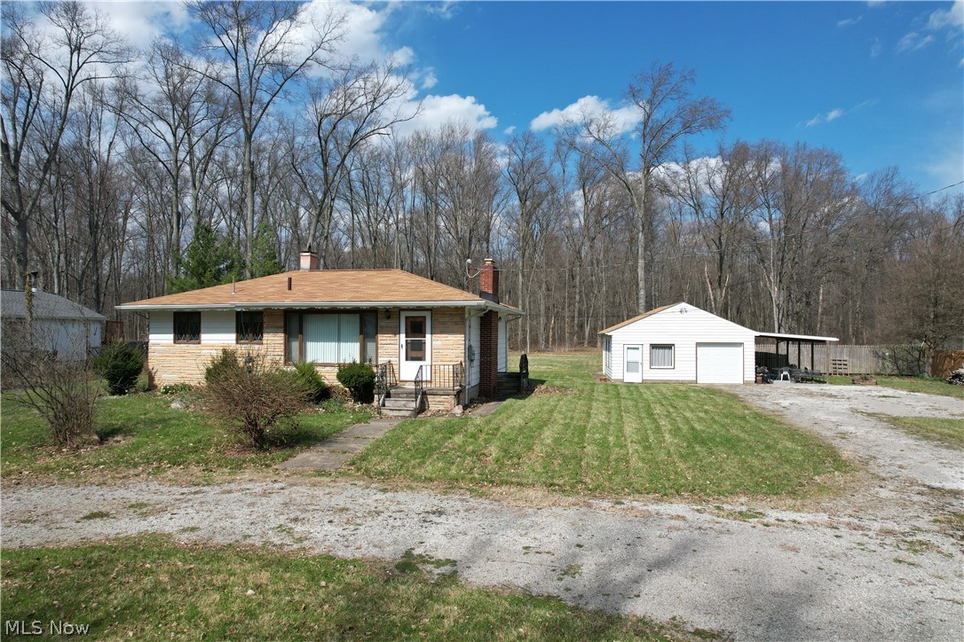17570 Lakewood Avenue Lake Milton OH 44429