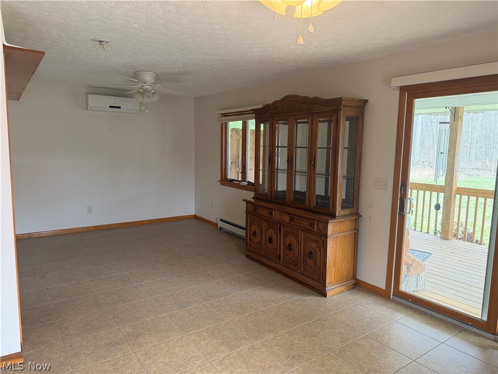 17570 Lakewood Avenue Lake Milton OH 44429