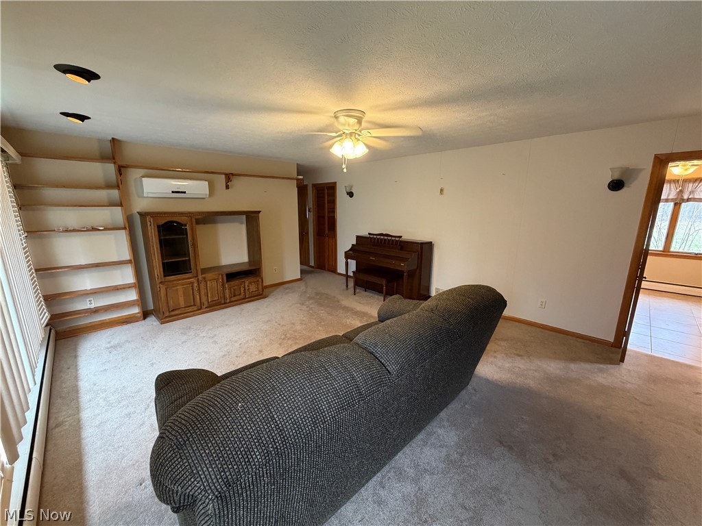 17570 Lakewood Avenue Lake Milton OH 44429