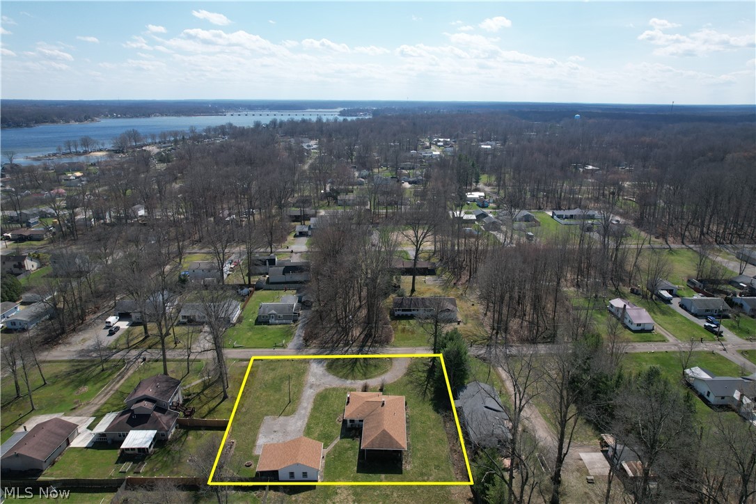 17570 Lakewood Avenue Lake Milton OH 44429