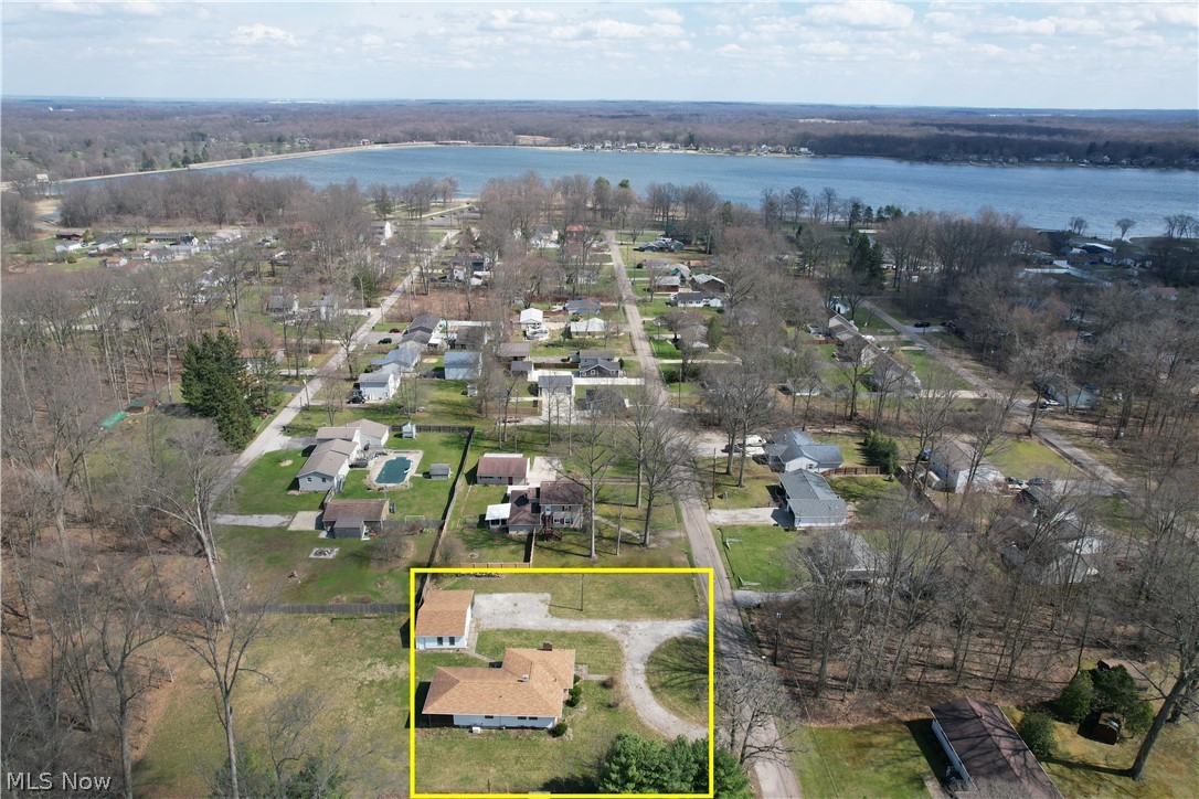 17570 Lakewood Avenue Lake Milton OH 44429
