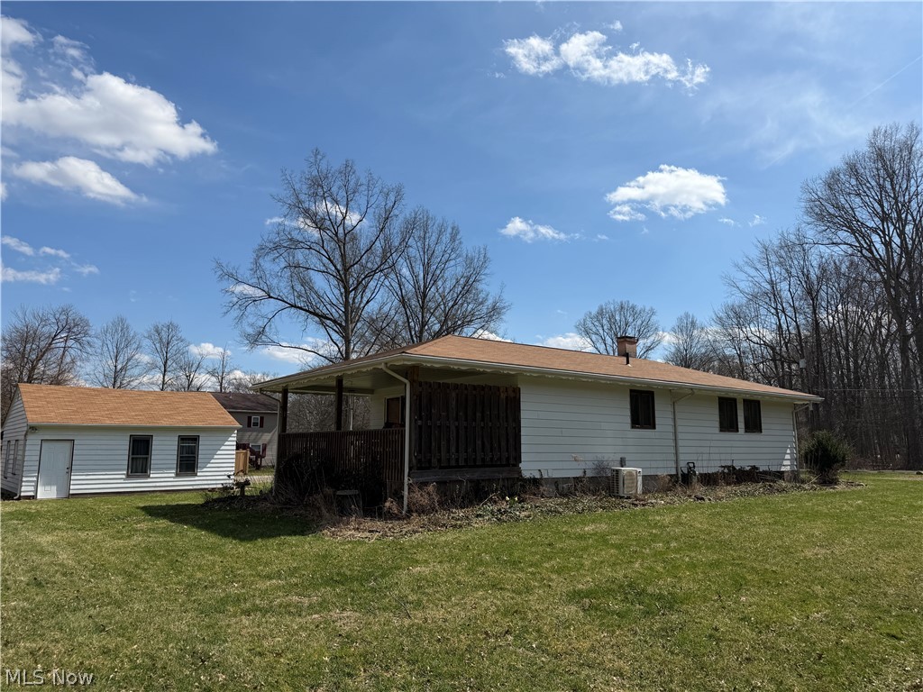 17570 Lakewood Avenue Lake Milton OH 44429