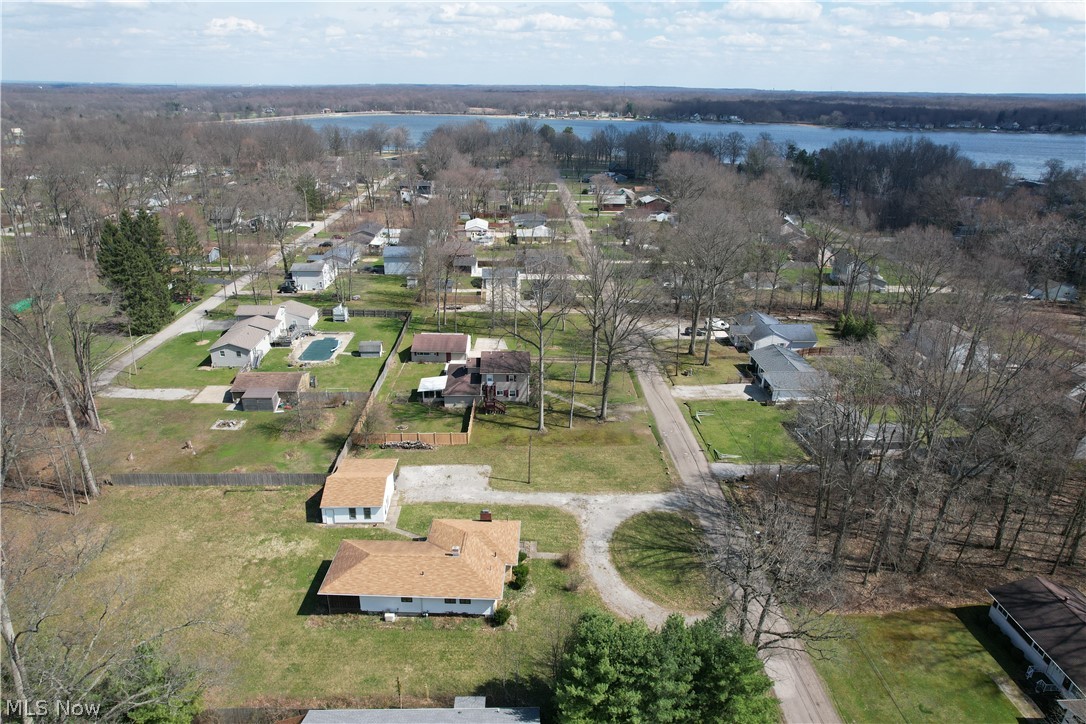 17570 Lakewood Avenue Lake Milton OH 44429