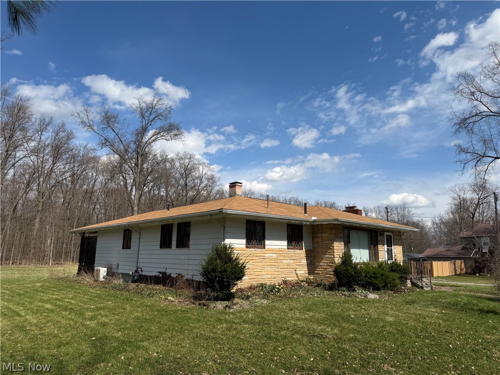 17570 Lakewood Avenue Lake Milton OH 44429