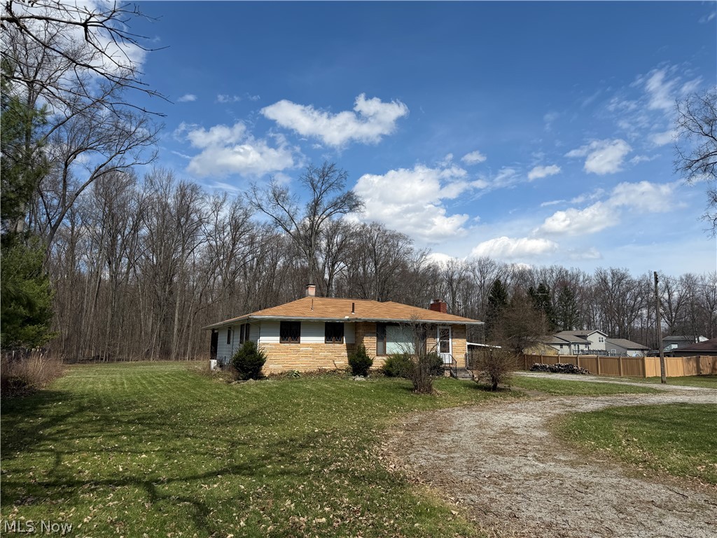 17570 Lakewood Avenue Lake Milton OH 44429