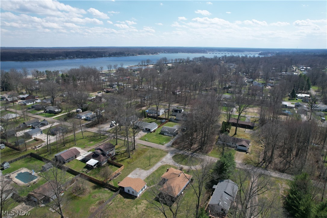17570 Lakewood Avenue Lake Milton OH 44429