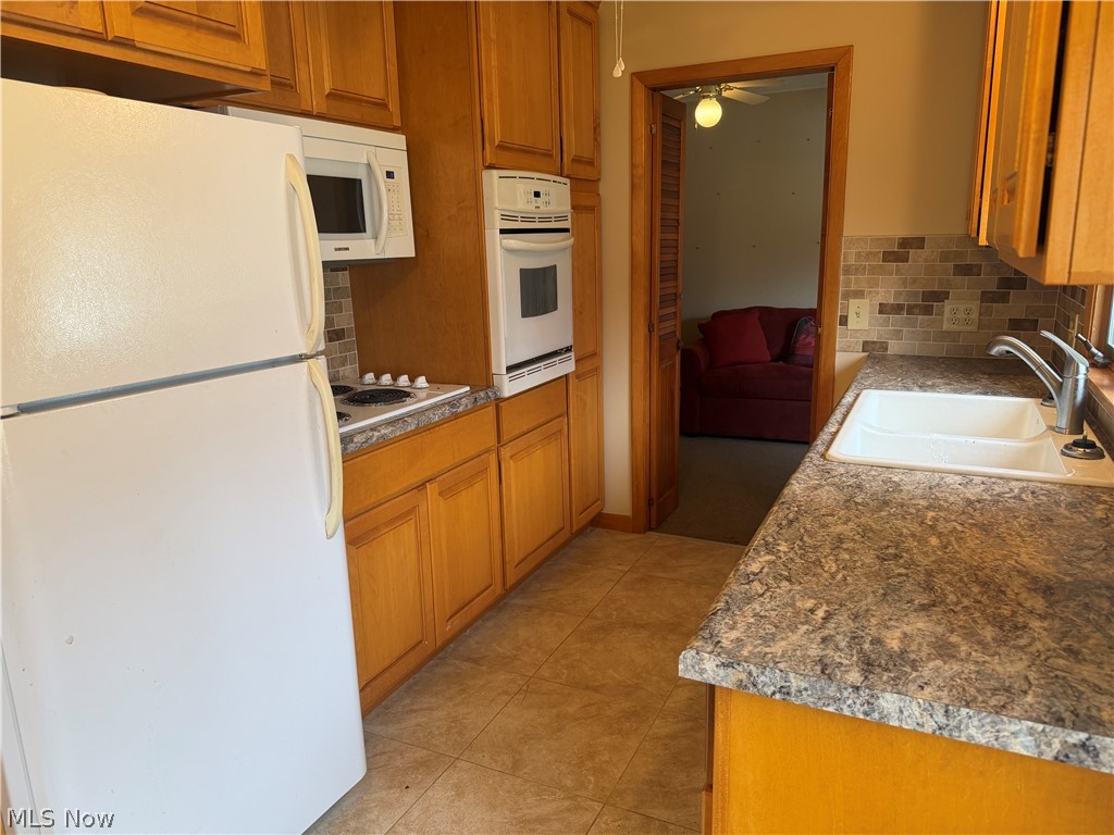 17570 Lakewood Avenue Lake Milton OH 44429