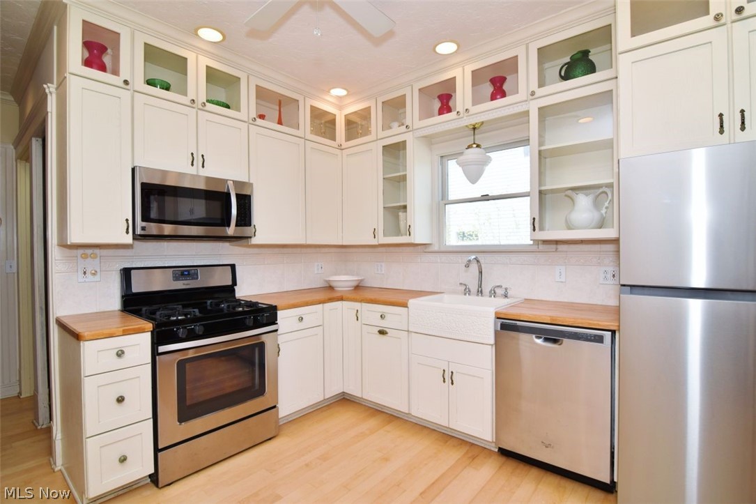 1257 Giel Avenue Lakewood OH 44107