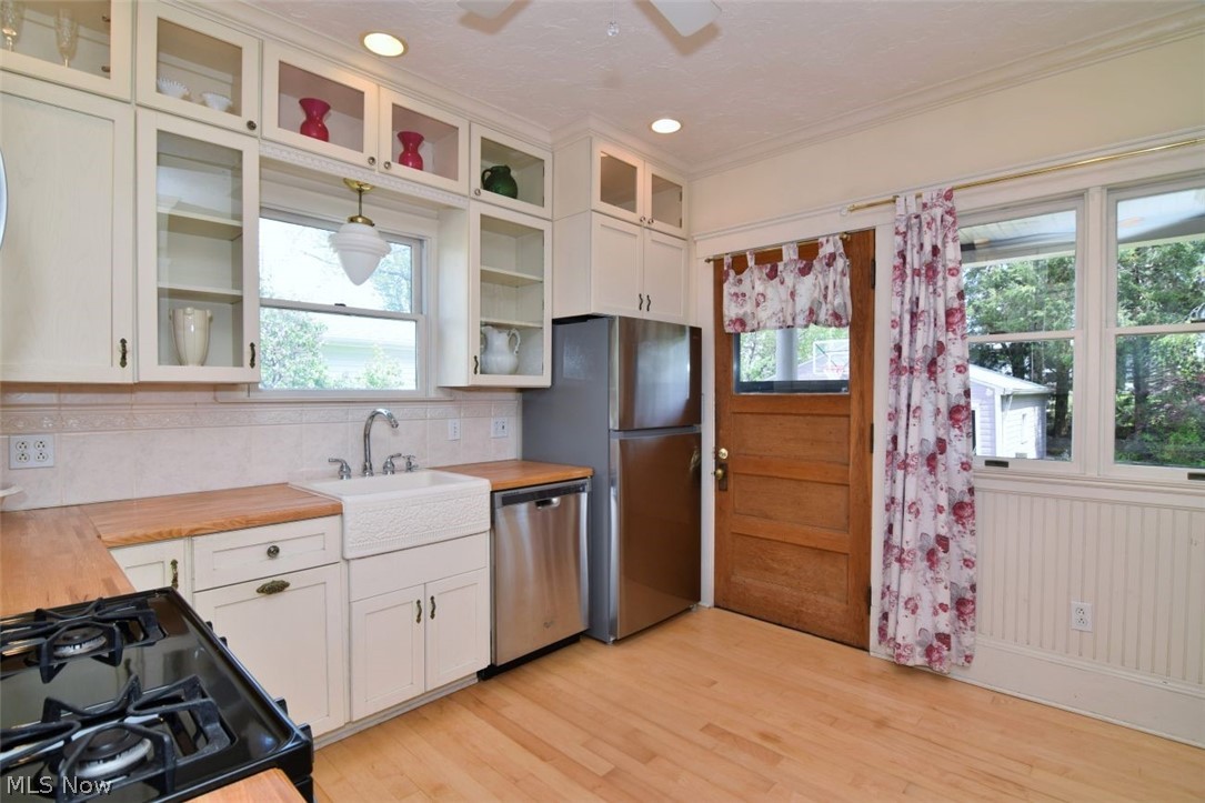 1257 Giel Avenue Lakewood OH 44107