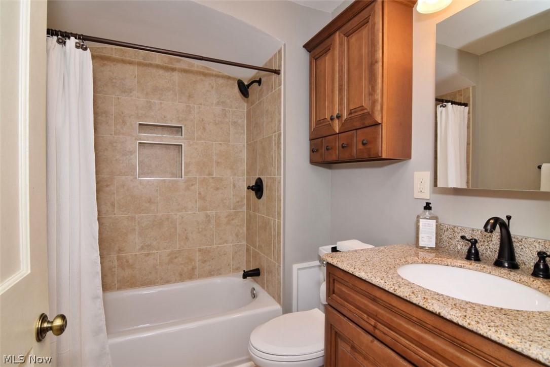 1257 Giel Avenue Lakewood OH 44107