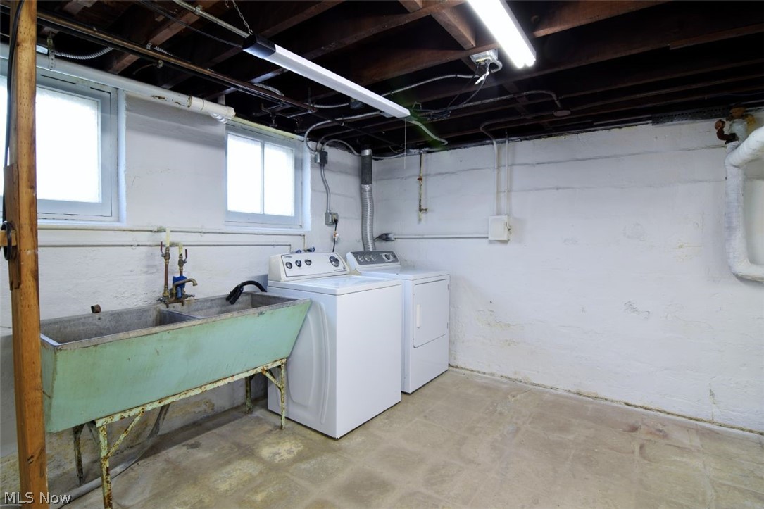 1257 Giel Avenue Lakewood OH 44107