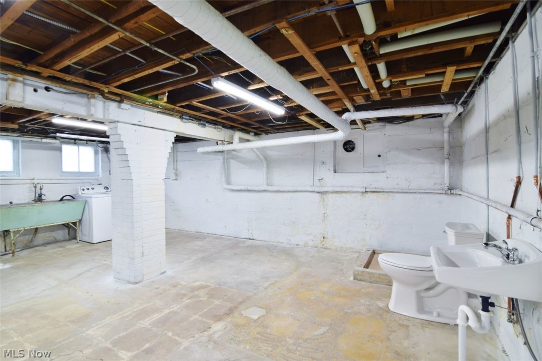 1257 Giel Avenue Lakewood OH 44107