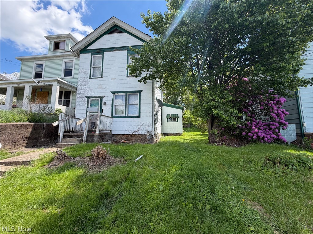 818 Riverview Street East Liverpool OH 43920