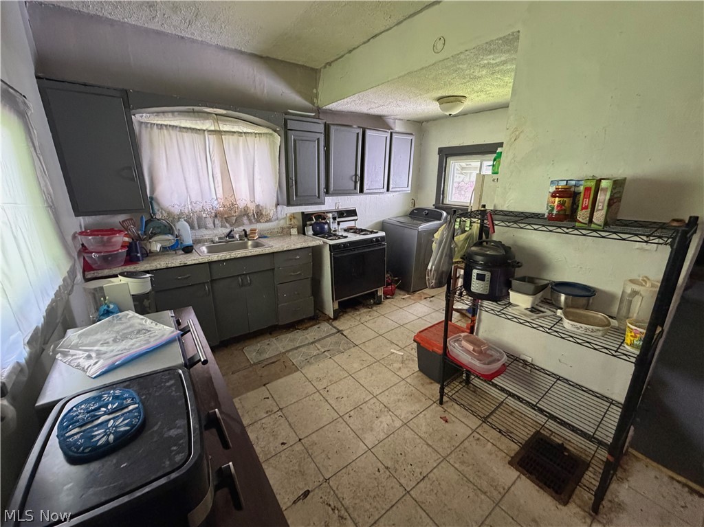 818 Riverview Street East Liverpool OH 43920