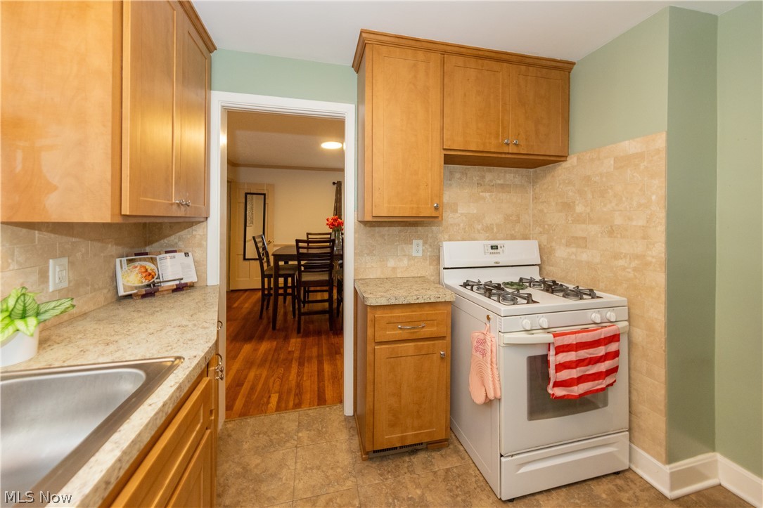 1553 Maplegrove Road South Euclid OH 44121