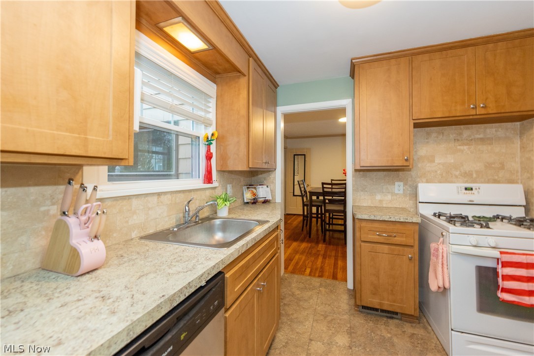 1553 Maplegrove Road South Euclid OH 44121