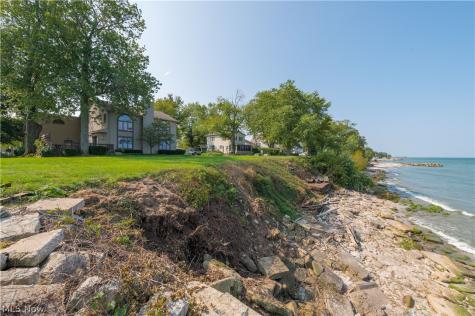 4502 Edgewater Drive Sheffield Lake OH 44054