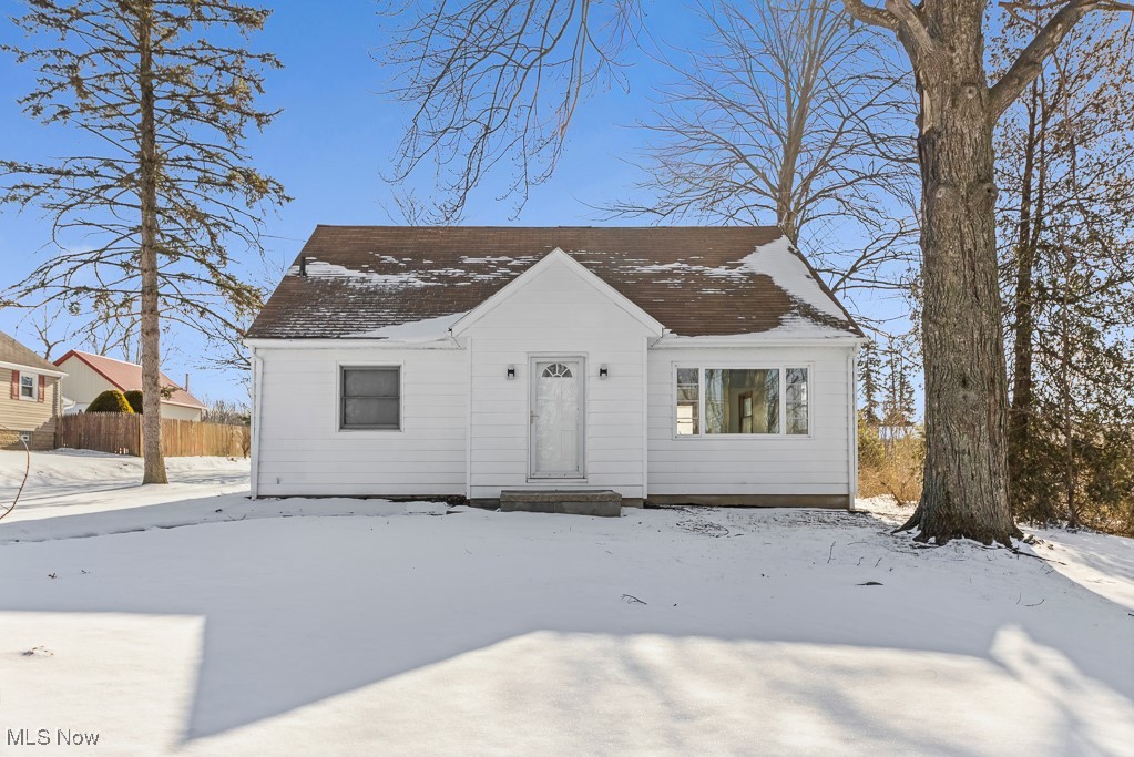 1724 Krumroy Road Akron OH 44312