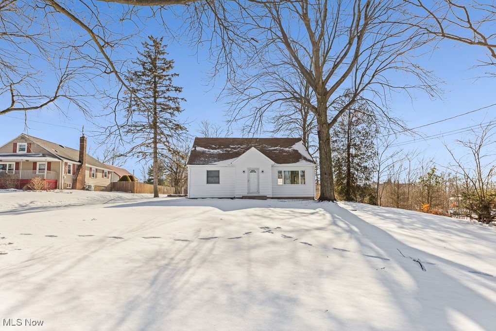 1724 Krumroy Road Akron OH 44312