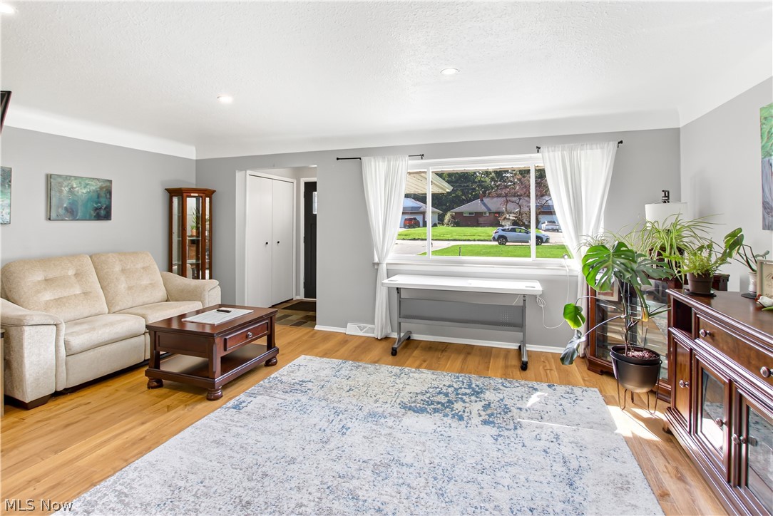 509 Jeannette Drive Richmond Heights OH 44143