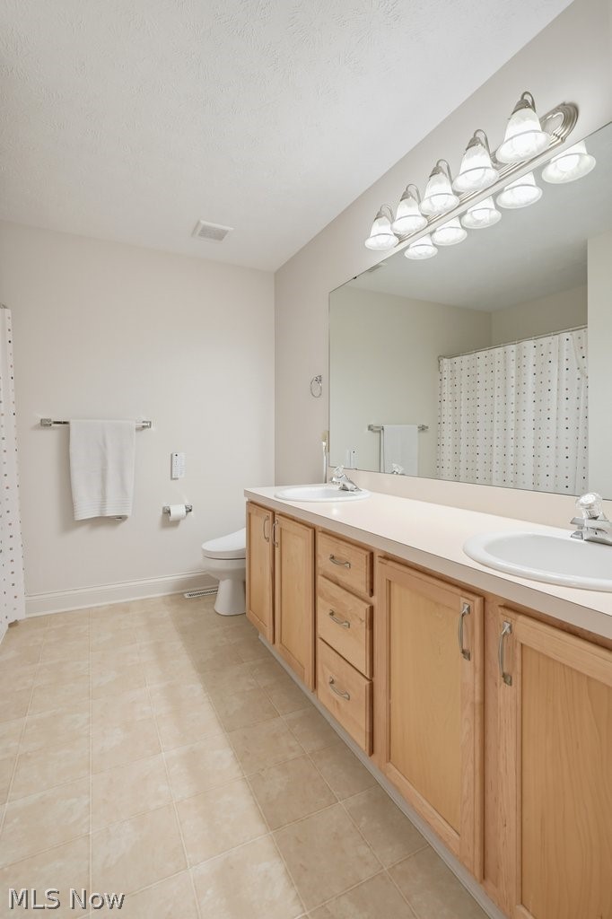 15295 Old Oak Drive Strongsville OH 44149