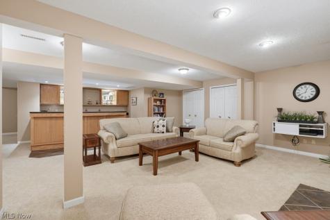 15295 Old Oak Drive Strongsville OH 44149