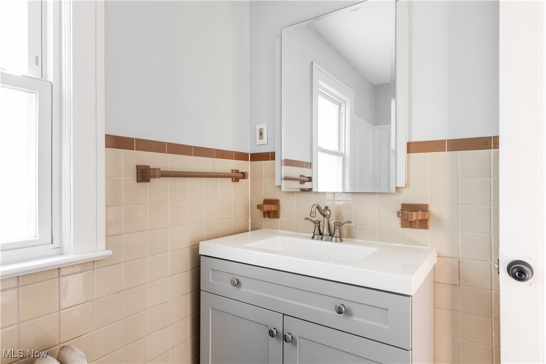 1147 Yellowstone Road Cleveland Heights OH 44121