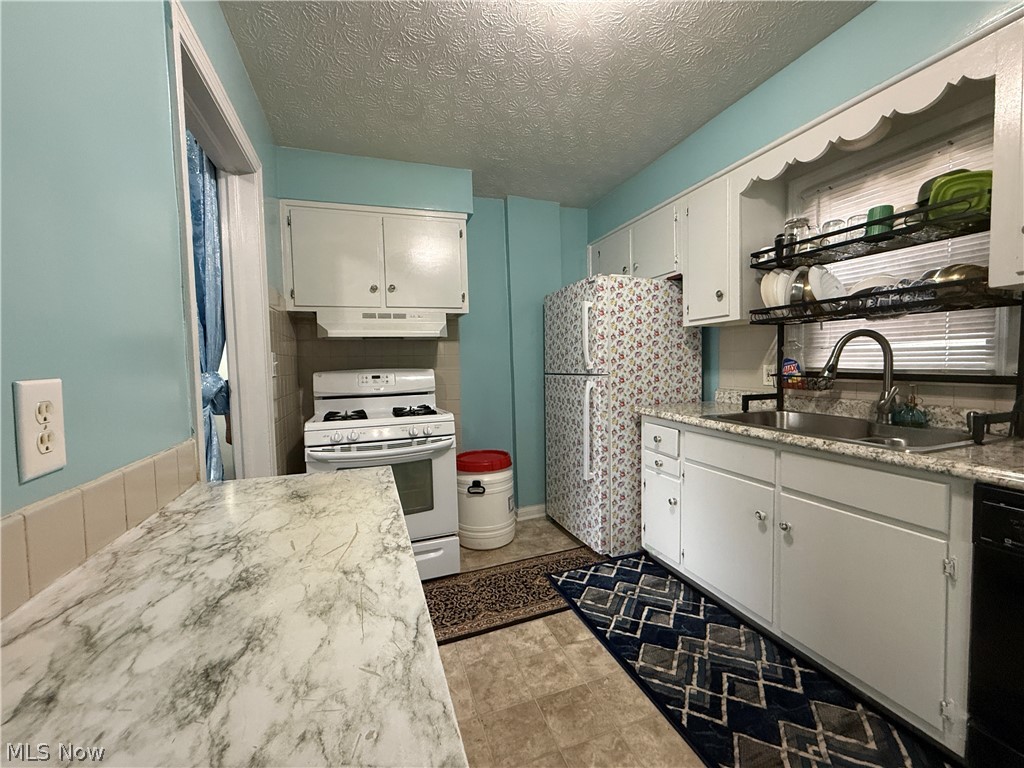 1068 Easton Drive Akron OH 44310