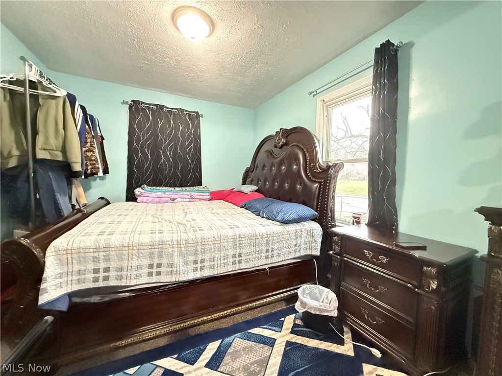 1068 Easton Drive Akron OH 44310