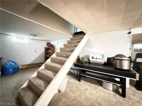 1068 Easton Drive Akron OH 44310