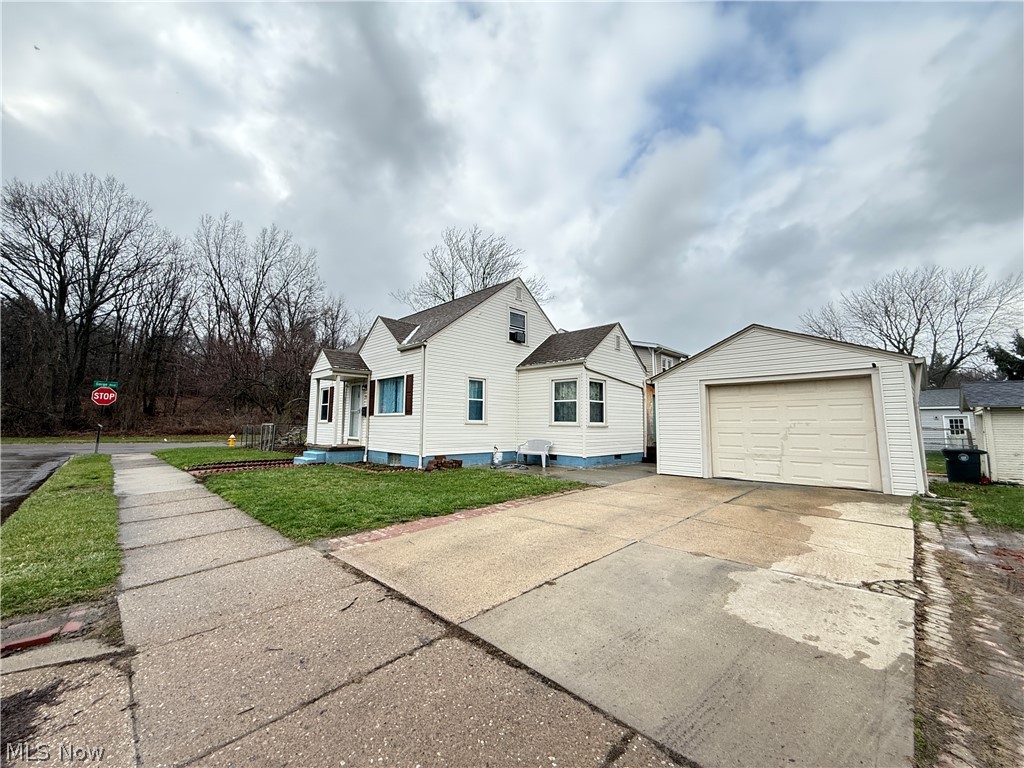 1068 Easton Drive Akron OH 44310