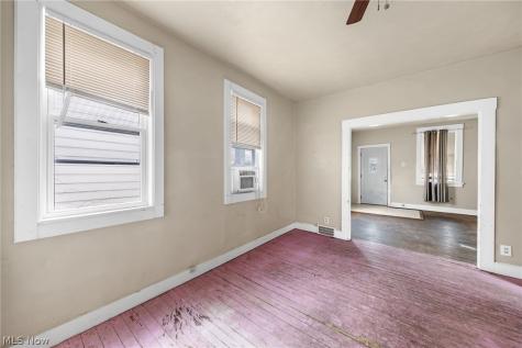 3273 W 44th Street Cleveland OH 44109