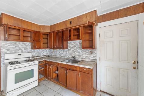 3273 W 44th Street Cleveland OH 44109