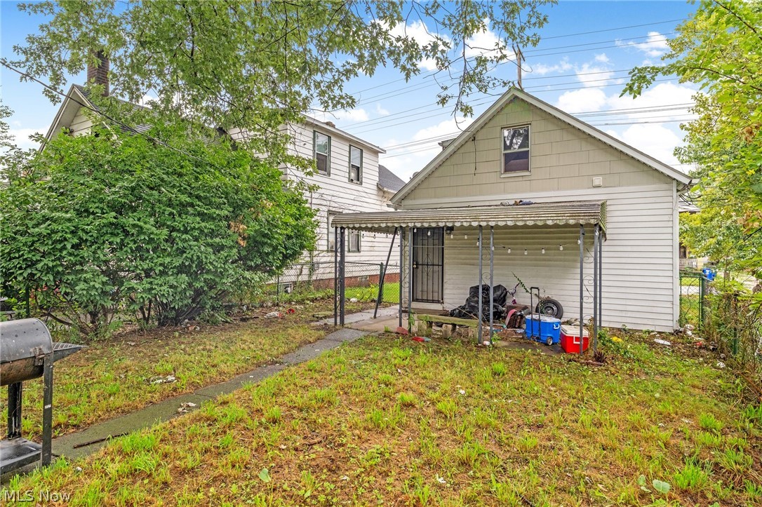 3273 W 44th Street Cleveland OH 44109