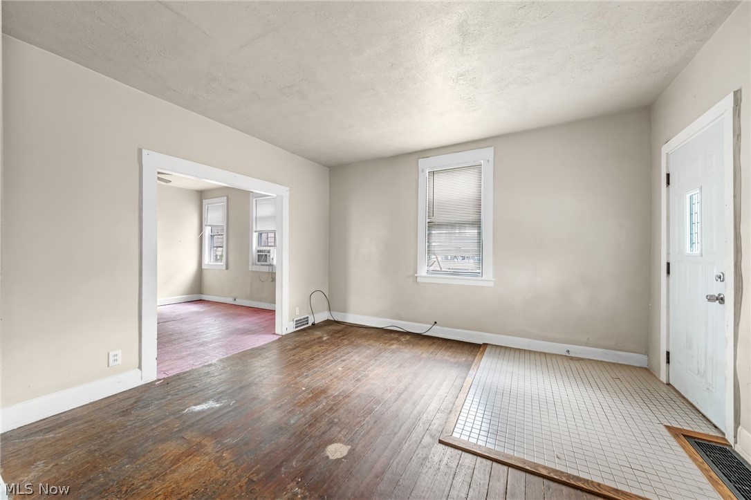 3273 W 44th Street Cleveland OH 44109
