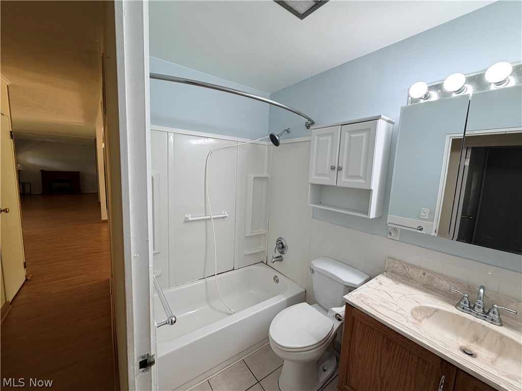 11941 Hawthorne Drive Northfield OH 44067