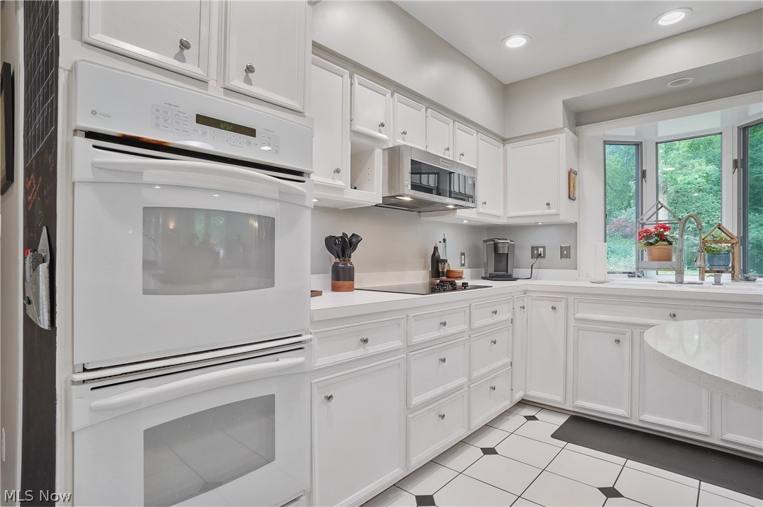 889 Eaton Avenue Akron OH 44303