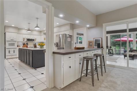 889 Eaton Avenue Akron OH 44303