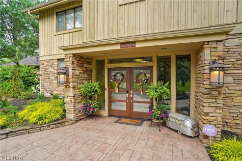 889 Eaton Avenue Akron OH 44303