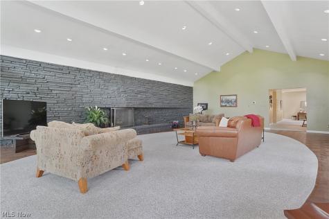 889 Eaton Avenue Akron OH 44303