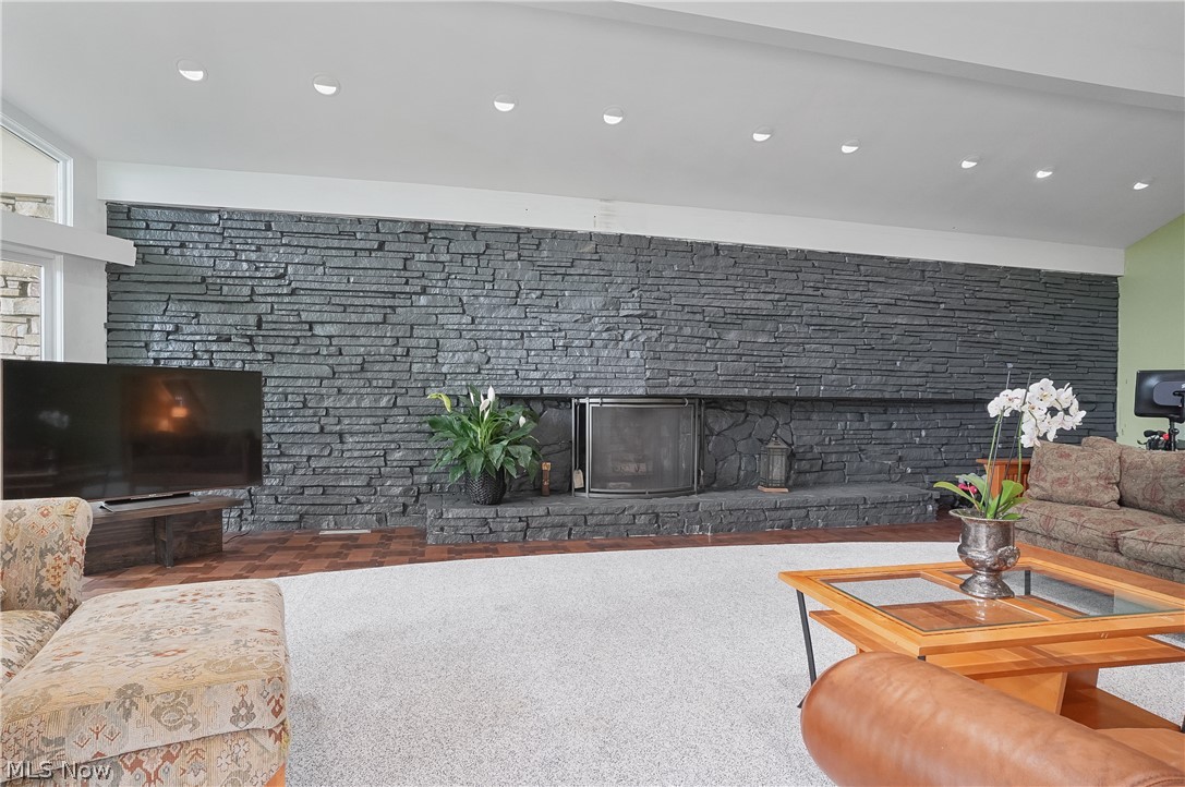 889 Eaton Avenue Akron OH 44303