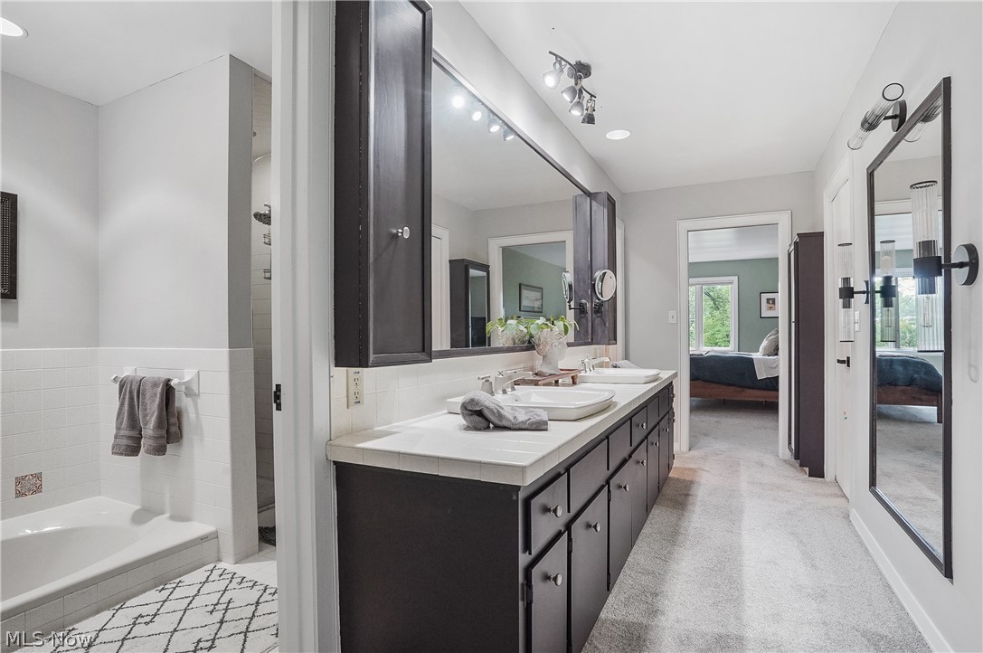 889 Eaton Avenue Akron OH 44303