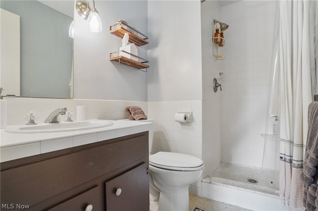889 Eaton Avenue Akron OH 44303