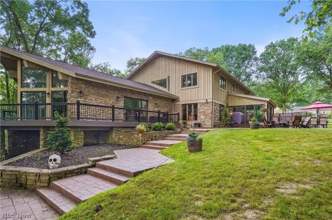 889 Eaton Avenue Akron OH 44303