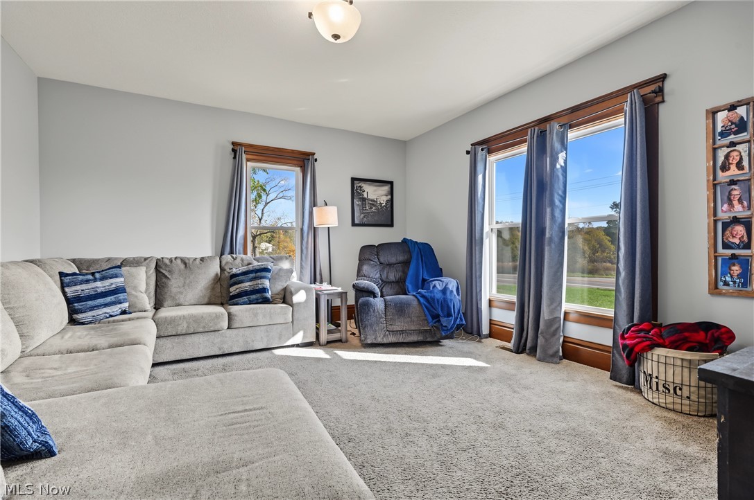 3167 State Route 225 Diamond OH 44412