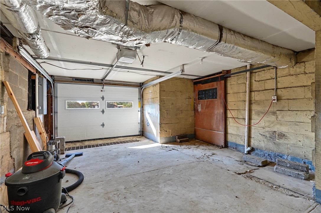 3167 State Route 225 Diamond OH 44412