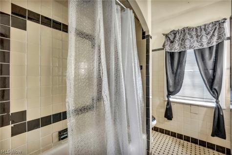 3981 Colony Road South Euclid OH 44118