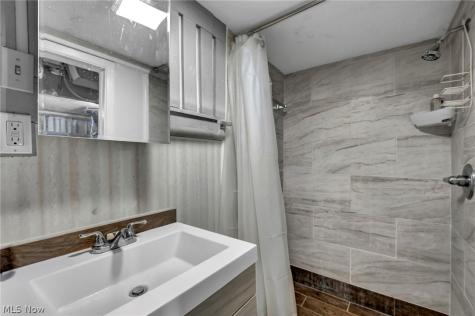 3981 Colony Road South Euclid OH 44118